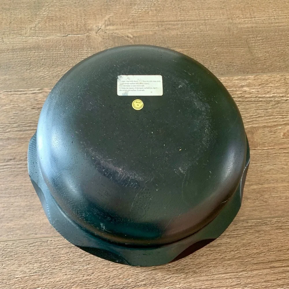 Set of 2 wooden bowls